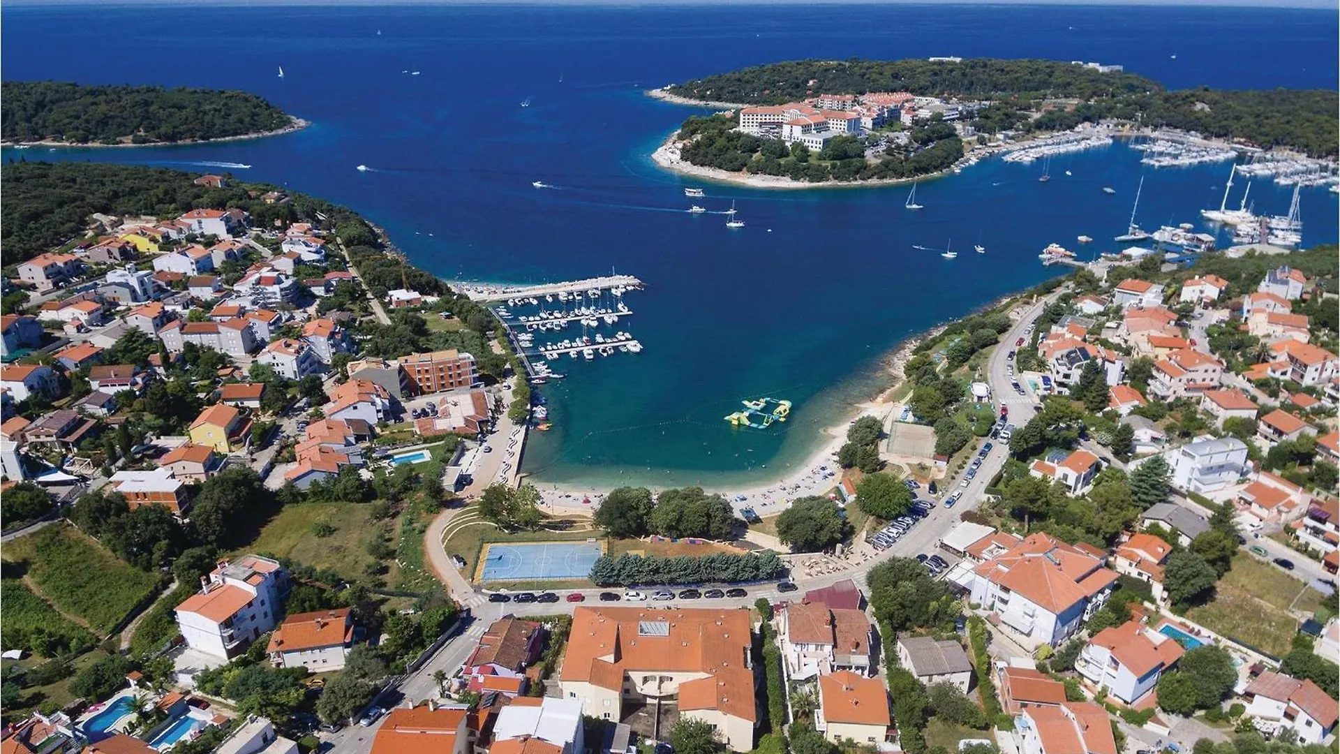 3 Bedroom Amazing Apartment In Pjescana Uvala 0*,  Kroatien